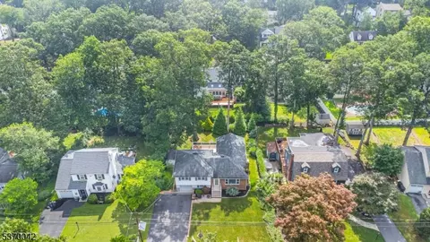 110 Chestnut Dr, Wayne, NJ 07470 photo 37