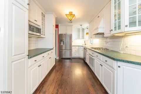 110 Chestnut Dr, Wayne, NJ 07470 photo 10
