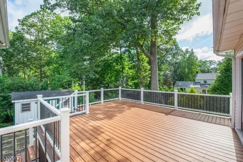 110 Chestnut Dr, Wayne, NJ 07470 photo 23