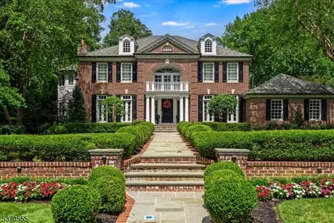 3 Breeze Knoll Dr, Westfield, NJ 07090