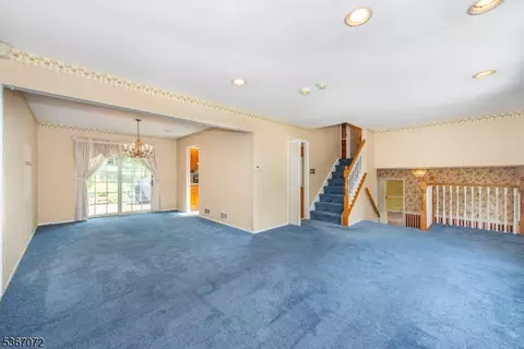 15 Coventry Rd, Wayne, NJ 07470 photo 3