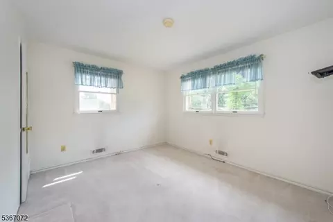 15 Coventry Rd, Wayne, NJ 07470 photo 12