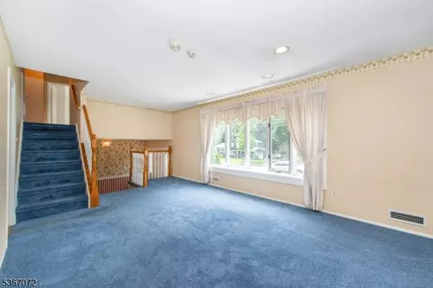 15 Coventry Rd, Wayne, NJ 07470 photo 4