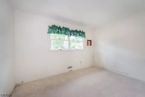 15 Coventry Rd, Wayne, NJ 07470 photo 13