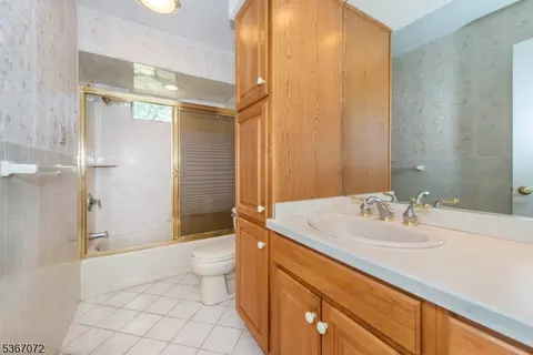 15 Coventry Rd, Wayne, NJ 07470 photo 14
