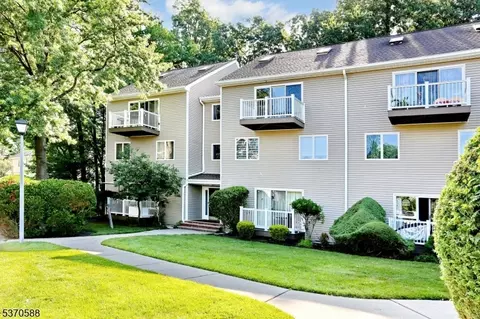29 Presidential Dr #29, Englewood, NJ 07631