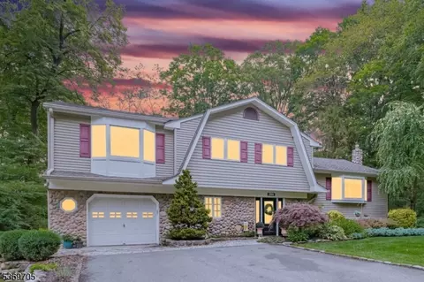 10 Joseph Ln, Ringwood, NJ 07456