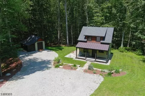 6 Martha St, Sandyston, NJ 07826