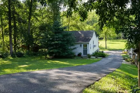 79 Musconetcong River Rd, Washington, NJ 07882