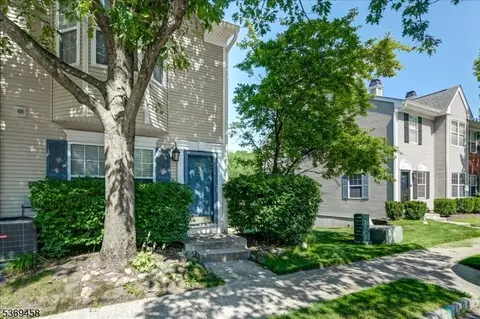 2082 Drake Ct, Mahwah, NJ 07430
