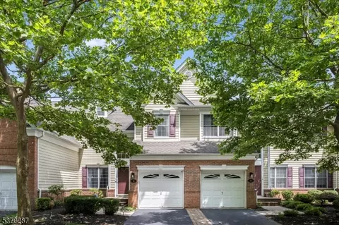 3 Magnolia Ln, Cedar Grove, NJ 07009
