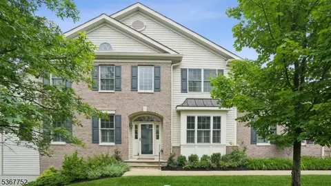 401 Viera Dr, Cedar Knolls, NJ 07927