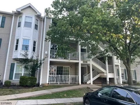 38 Brighton Way, North Brunswick Twp, NJ 08902