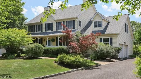 60 Van Zandt Dr, Hillsborough, NJ 08844