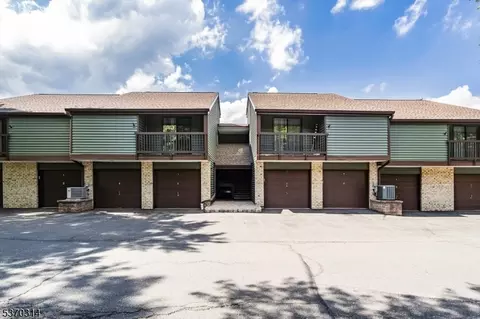 59 Meadowview Dr, Annandale, NJ 08801