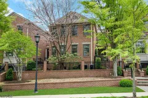25 Norwood Ave UNIT 3, Summit, NJ 07901