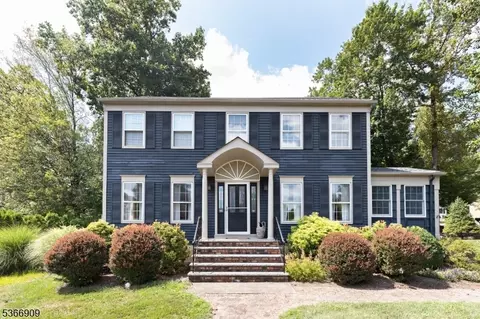 2 Craig Ct, Morristown, NJ 07960