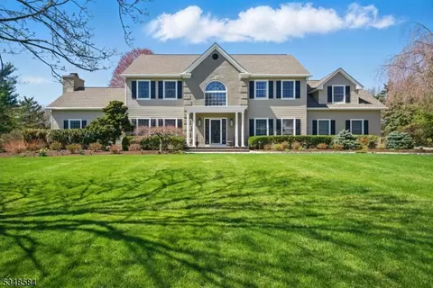 2 Pleasant Valley Rd, Denville, NJ 07834