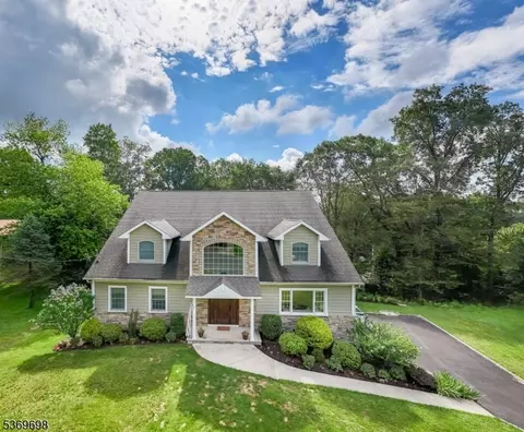 390 Forest Hill Way, Mountainside, NJ 07092