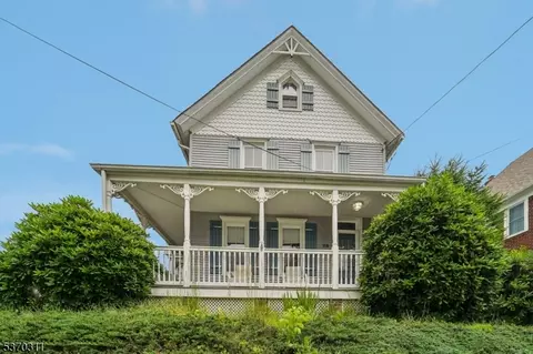 25 E Munson Ave, Dover, NJ 07801