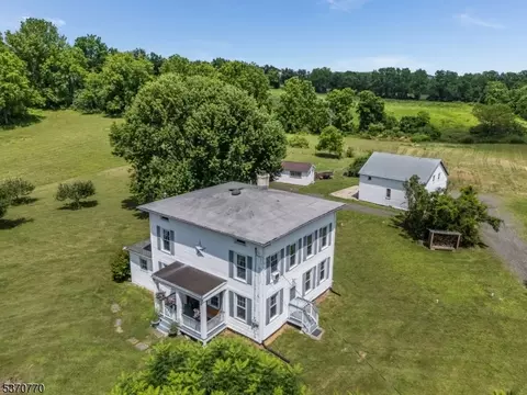 79 Shurts Rd, Hampton, NJ 08827