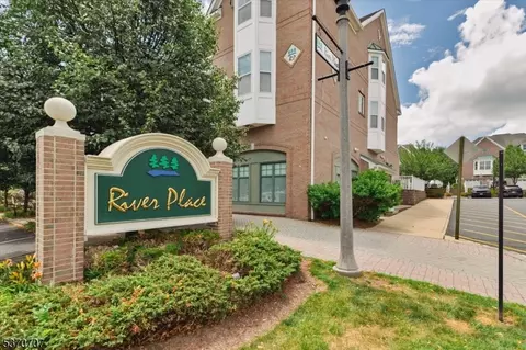 415 River Pl, Butler, NJ 07405