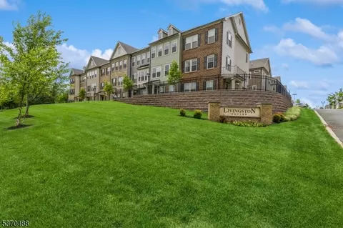 26 Haralson Ct, Livingston, NJ 07039