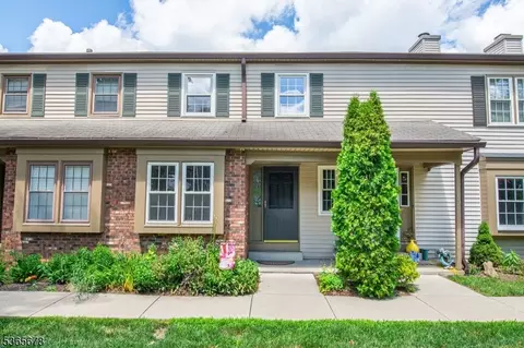 51 Oriole Dr, Hackettstown, NJ 07840