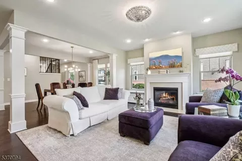 15 Winfield Dr, Woodcliff Lake, NJ 07677