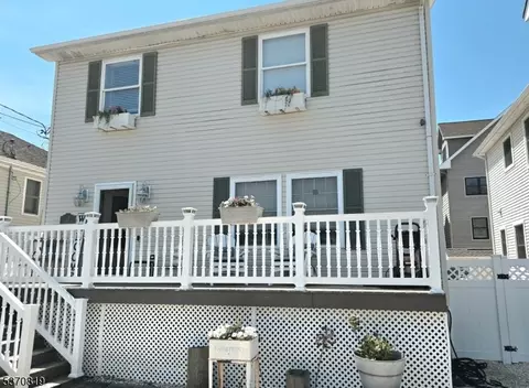 45 Fielder Ave, Seaside Heights, NJ 08751