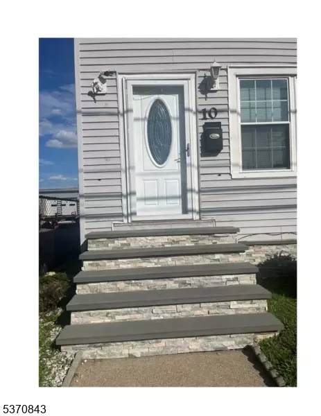 10 Salter Pl, Belleville, NJ 07109
