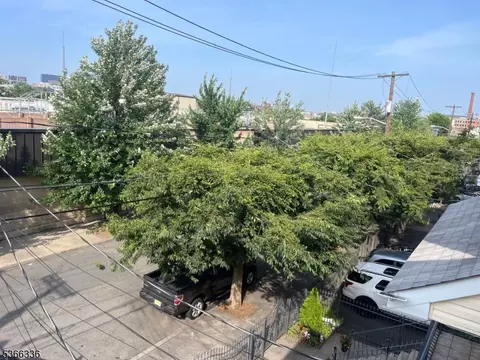 27-29 Camp St #3, Newark, NJ 07102