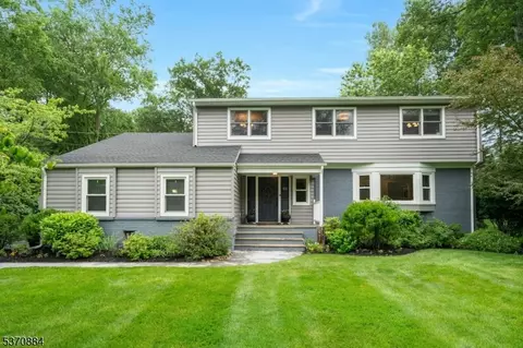 186 Coolidge Ter, Wyckoff, NJ 07481