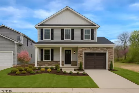 3 Celia Dr, Sparta, NJ 07871
