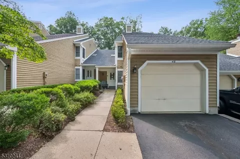 48 Eton Ct, Bedminster, NJ 07921