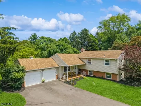 34 Sand Hill Rd, Flemington, NJ 08822