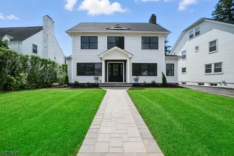 4 Warren Pl, Montclair, NJ 07042