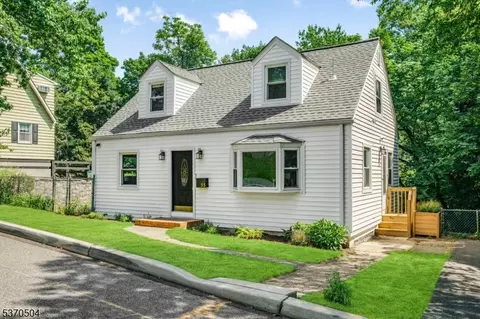 33 Irvington Pl, Hawthorne, NJ 07506