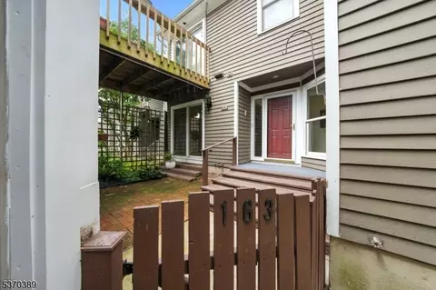 163 Grandview Ln, Mahwah, NJ 07430