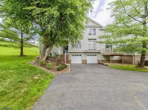 45 Loft Dr, Martinsville, NJ 08836