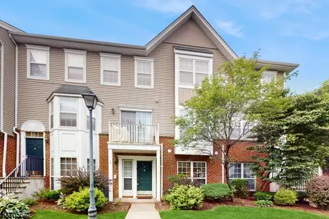 50 Pine St #4E, Montclair, NJ 07042
