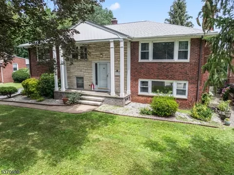 541 Dona Ln, Scotch Plains, NJ 07076