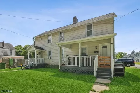 45 N Jackson Ave, Washington, NJ 07882