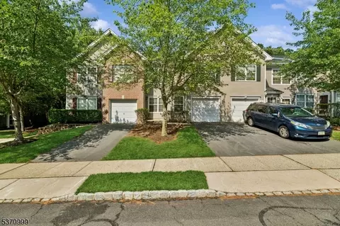 44 Windsong Cir, East Brunswick, NJ 08816