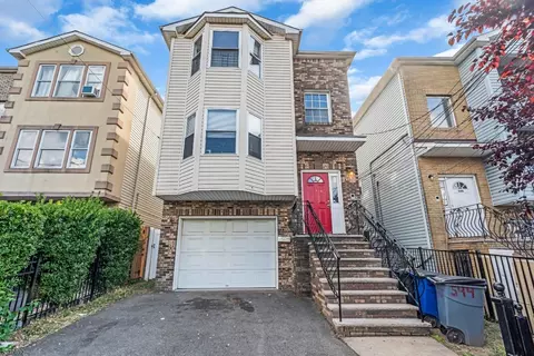544 Broadway, Elizabeth City, NJ 07206