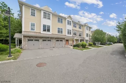 34 Park Pl, Mountain Lakes, NJ 07046