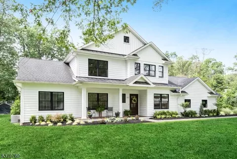 207 Henry Pl, Wyckoff, NJ 07481