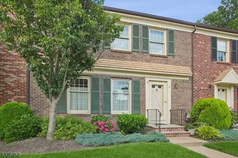 6 Cowperthwaite Sq, Westfield, NJ 07090
