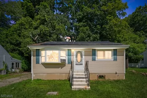 121 Brooklyn Stanhope Rd, Stanhope, NJ 07874