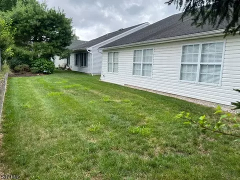 2 Mayapple Dr, Brick Twp, NJ 08724 photo 2